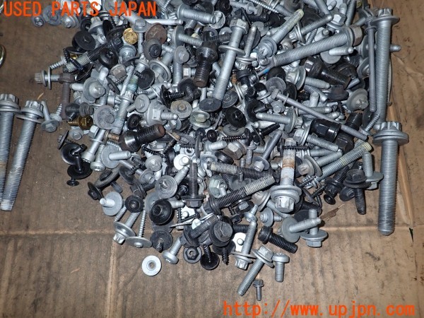 3UPJ=9230470720]BMW i3(1Z06 I01)ネジ・ナット・ステー類 セット ジャンク_5