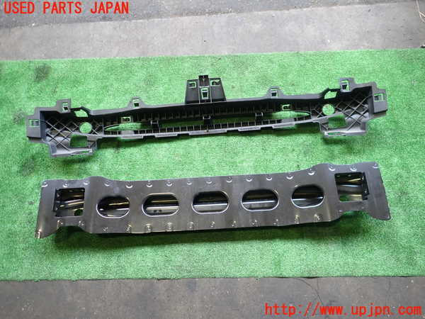 2UPJ-9230471614]BMW i3(1Z06)リアバンパーホースメント 中古 (I01)_2