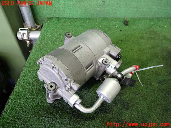 2UPJ-9230476025]BMW i3(1Z06)エアコンコンプレッサー 中古 (I01)_2