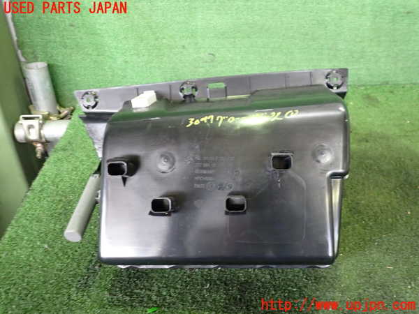 2UPJ-9230477516]BMW i3(1Z06)グローブボックス1 中古 (I01)_4