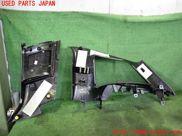 2UPJ-9230477680]BMW i3(1Z06)左リアピラートリム 中古 (I01)_2