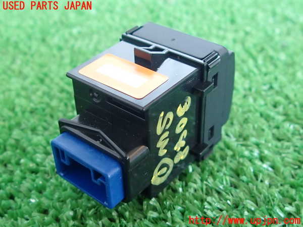 2UPJ-9230486306]ヤリス(YARIS)(KSP210)スイッチ1 (ヘッドライトレベライザー) 中古_2
