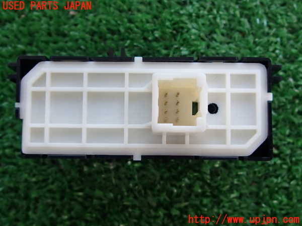 2UPJ-9230486308]ヤリス(YARIS)(KSP210)スイッチ3 (ドライブモード 横滑り防止OFF) 中古_4