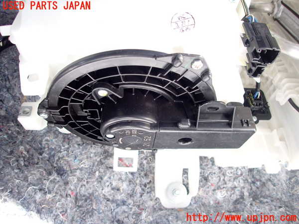 2UPJ-9230486095]ヤリス(YARIS)(KSP210)ブロアファン(ブロアーファン) 中古_2
