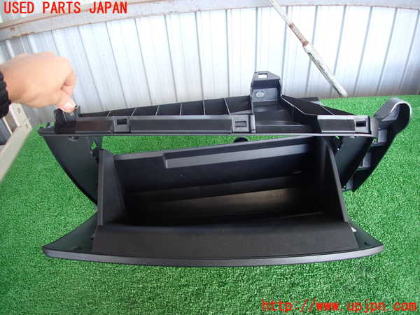 2UPJ-9230487516]ヤリス(YARIS)(KSP210)グローブボックス1 中古_2
