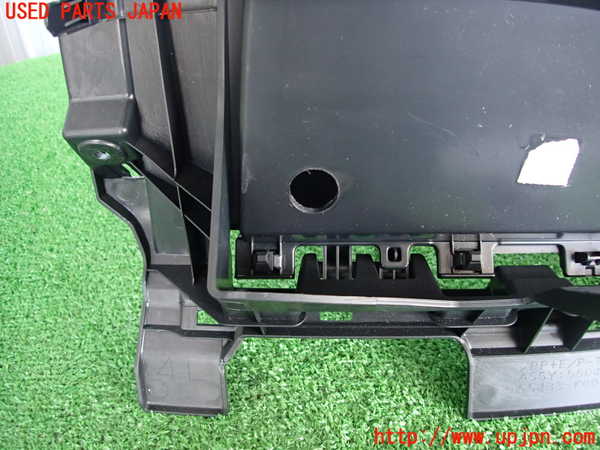 2UPJ-9230487516]ヤリス(YARIS)(KSP210)グローブボックス1 中古_4