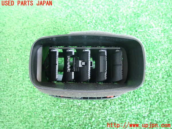 2UPJ-9230487527]ヤリス(YARIS)(KSP210)エアコン吹き出し口2 (右) 中古_2