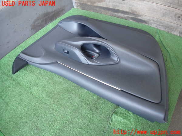 2UPJ-9230481264]ヤリス(YARIS)(KSP210)左前ドア内張り 中古_3