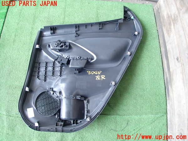 2UPJ-9230481324]ヤリス(YARIS)(KSP210)左後ドア内張り 中古_4