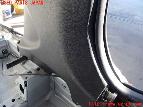 2UPJ-9230487665]ヤリス(YARIS)(KSP210)右センターピラートリム 中古_4