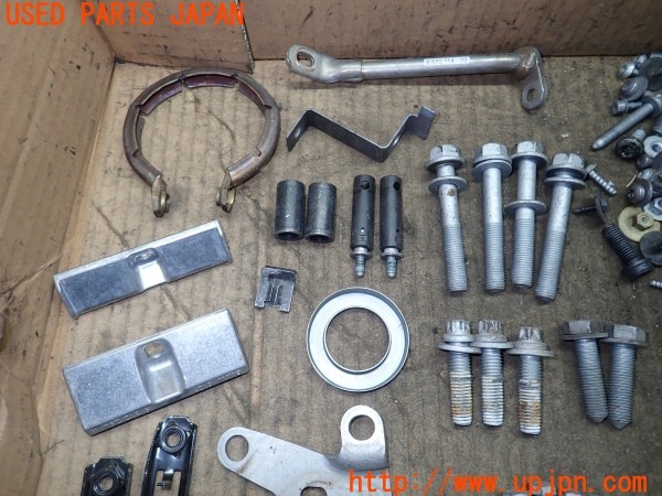 3UPJ=9230510720]BMW ミニ(MINI)クーパーD(XN15 F56)ネジ・ナット・ステー類 セット ジャンク_2
