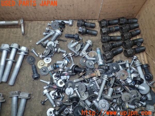 3UPJ=9230510720]BMW ミニ(MINI)クーパーD(XN15 F56)ネジ・ナット・ステー類 セット ジャンク_4