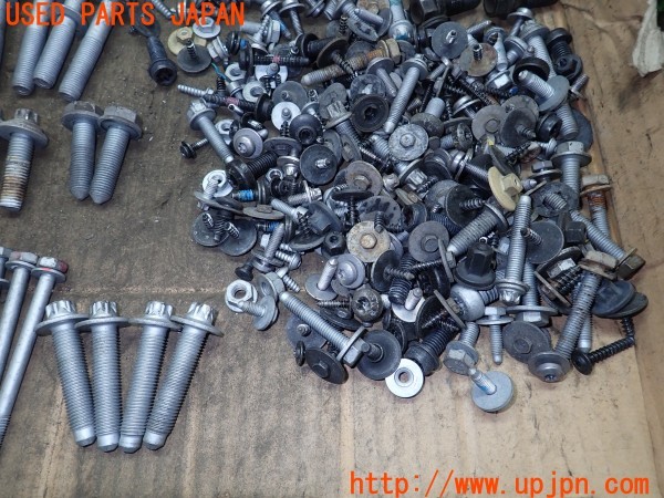 3UPJ=9230510720]BMW ミニ(MINI)クーパーD(XN15 F56)ネジ・ナット・ステー類 セット ジャンク_5