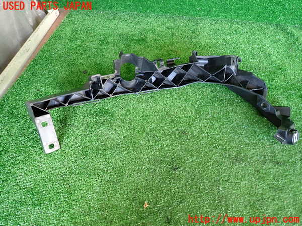 2UPJ-9230521142]BMW 320i(PG20)(E90)左ヘッドライトリム 中古_2