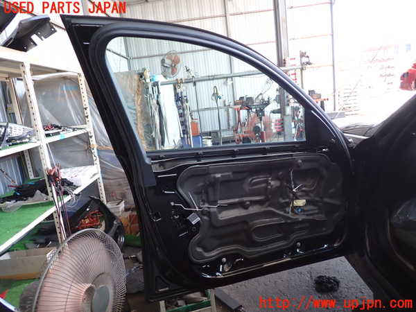 2UPJ-9230521260]BMW 320i(PG20)(E90)左前ドア (43R-00083 M272) 中古_2