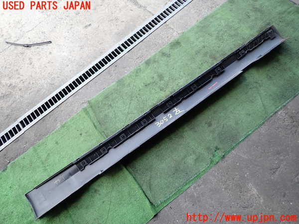 2UPJ-9230521392]BMW 320i(PG20)(E90)左サイドステップ 中古_5