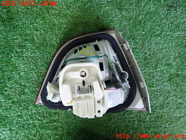 2UPJ-9230521550]BMW 320i(PG20)(E90)右リアフィニッシャー 中古_3