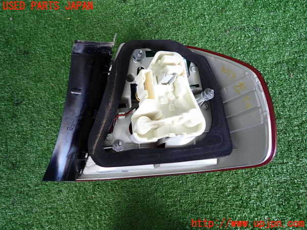 2UPJ-9230521536]BMW 320i(PG20)(E90)左テールランプ 中古_3