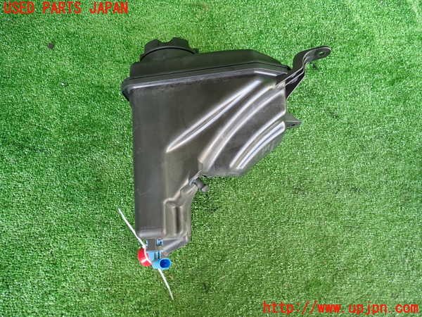 2UPJ-9230522410]BMW 320i(PG20)(E90)ラジエータータンク 中古_4