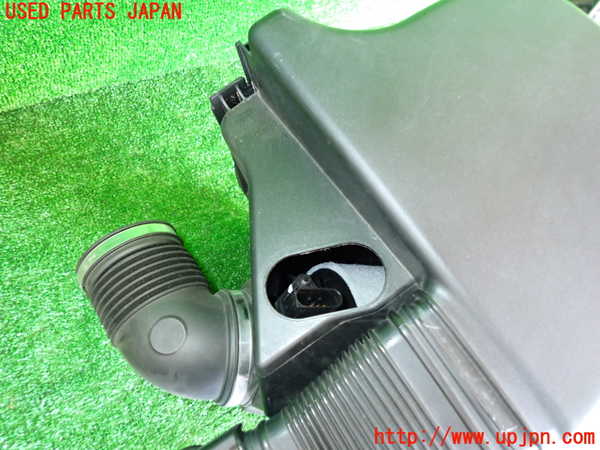2UPJ-9230522560]BMW 320i(PG20)(E90)エアクリーナーボックス 中古_3