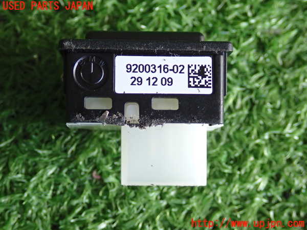 2UPJ-9230526307]BMW 320i(PG20)(E90)スイッチ2 (トランク) 中古_3