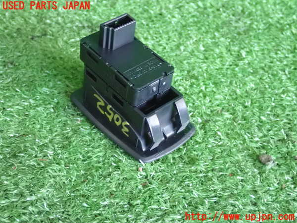 2UPJ-9230526245]BMW 320i(PG20)(E90)左前パワーウィンドウスイッチ 中古_2