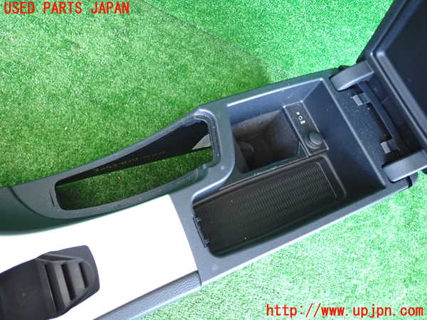 2UPJ-9230527540]BMW 320i(PG20)(E90)センターコンソール 中古_3