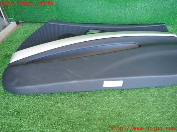 2UPJ-9230521234]BMW 320i(PG20)(E90)右前ドア内張り 中古_4