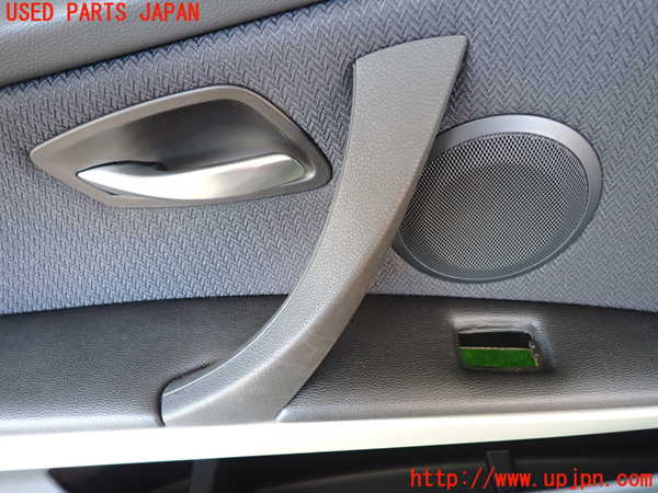 2UPJ-9230521264]BMW 320i(PG20)(E90)左前ドア内張り 中古_3