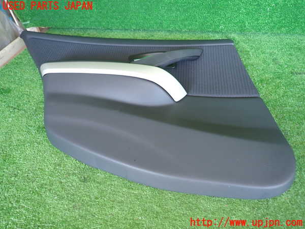 2UPJ-9230521324]BMW 320i(PG20)(E90)左後ドア内張り 中古_4
