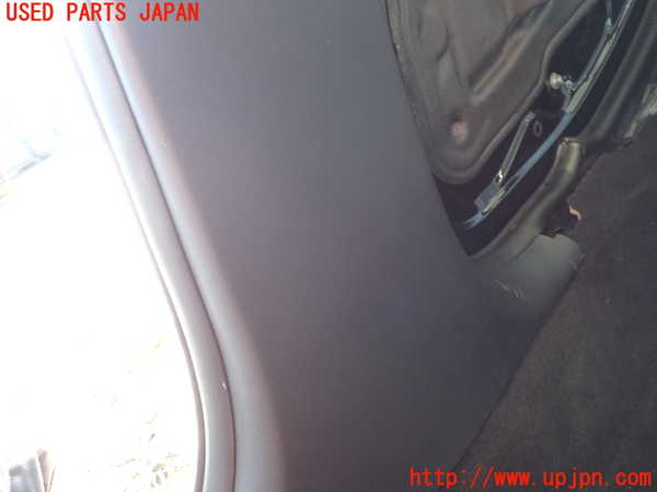 2UPJ-9230527665]BMW 320i(PG20)(E90)右センターピラートリム 中古_4