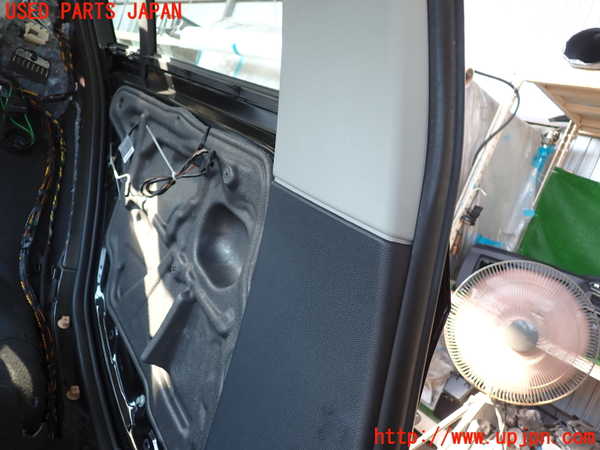 2UPJ-9230527670]BMW 320i(PG20)(E90)左センターピラートリム 中古_3