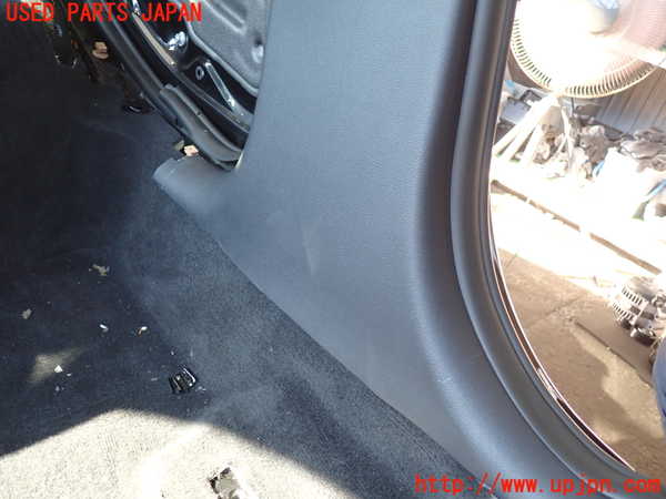 2UPJ-9230527670]BMW 320i(PG20)(E90)左センターピラートリム 中古_4