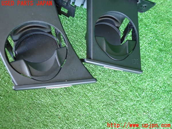 2UPJ-9230527810]BMW 320i(PG20)(E90)ドリンクホルダー 中古_3