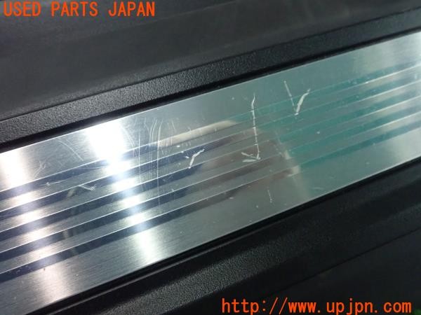 3UPJ=9230560616]BMW 420i クーペ Mスポーツ(3N20 F32)純正 スカッフプレート 1台分 2枚セット 中古_4