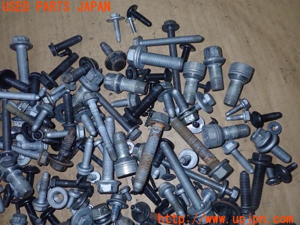 3UPJ=9230570720]VW ゴルフ トゥーラン(1TCZD 5T系)ネジ・ナット・ステー類 セット ジャンク_2
