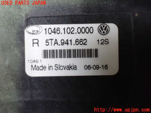 5UPJ-9230571180]VW ゴルフ トゥーラン(1TCZD)右フォグ 中古_3