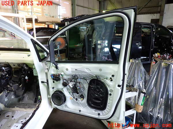 5UPJ-9230571230]VW ゴルフ トゥーラン(1TCZD)右前ドア 中古 PILKINGTON M3240 43R-011582_5