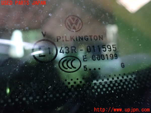 5UPJ-9230571380]VW ゴルフ トゥーラン(1TCZD)右クォーターガラス 中古 PILKINGTON 43R-011595_2