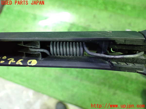5UPJ-9230571661]VW ゴルフ トゥーラン(1TCZD)リアワイパーアーム1 中古_3