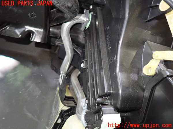 5UPJ-9230576081]VW ゴルフ トゥーラン(1TCZD)エバポレーター1 中古_4