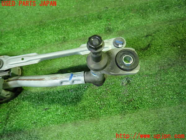 5UPJ-9230576770]VW ゴルフ トゥーラン(1TCZD)フロントワイパーモーター 中古_2