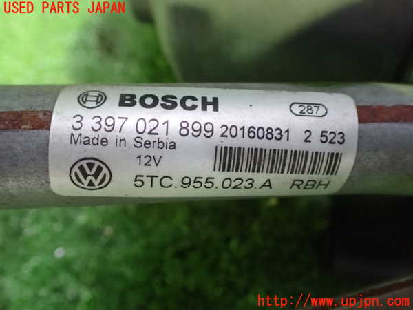5UPJ-9230576770]VW ゴルフ トゥーラン(1TCZD)フロントワイパーモーター 中古_4