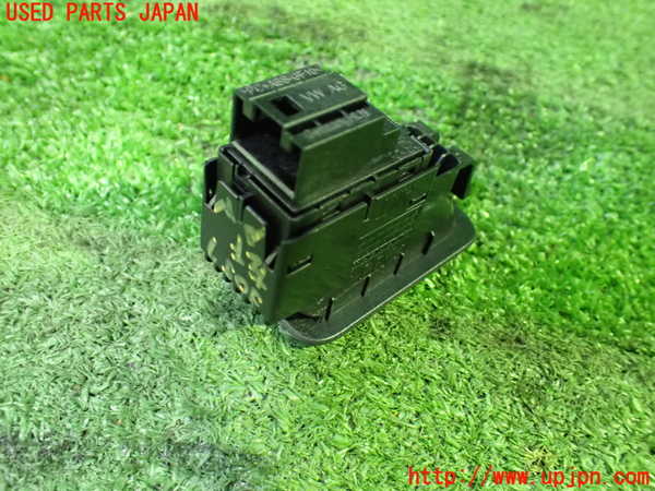 5UPJ-9230576245]VW ゴルフ トゥーラン(1TCZD)左前パワーウィンドウスイッチ 中古_2
