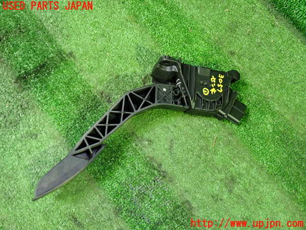 5UPJ-9230576381]VW ゴルフ トゥーラン(1TCZD)センサー1(アクセルペダル) 中古_2