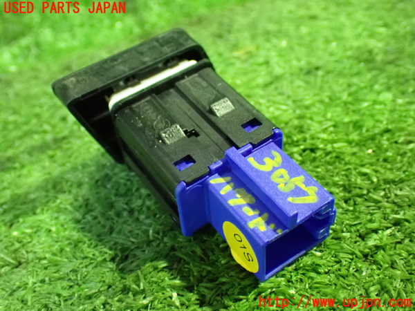 5UPJ-9230576290]VW ゴルフ トゥーラン(1TCZD)ハザードスイッチ 中古_2