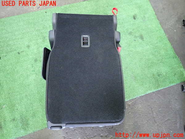 5UPJ-9230577145]VW ゴルフ トゥーラン(1TCZD)右2列目シート 中古_4