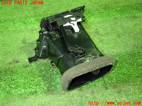 5UPJ-9230577526]VW ゴルフ トゥーラン(1TCZD)エアコン吹き出し口1 中古_2