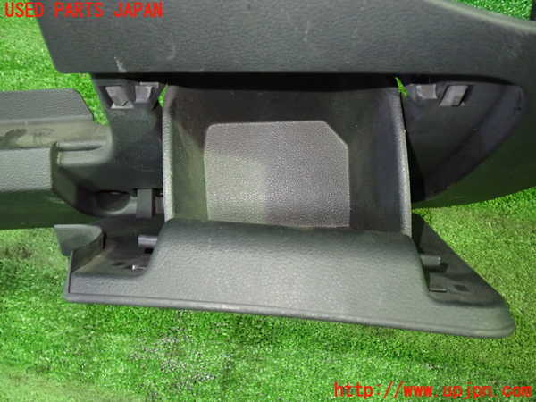 5UPJ-9230577841]VW ゴルフ トゥーラン(1TCZD)小物入れ1 中古_2