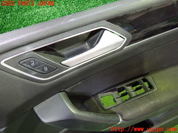 5UPJ-9230571234]VW ゴルフ トゥーラン(1TCZD)右前ドア内張り 中古_2